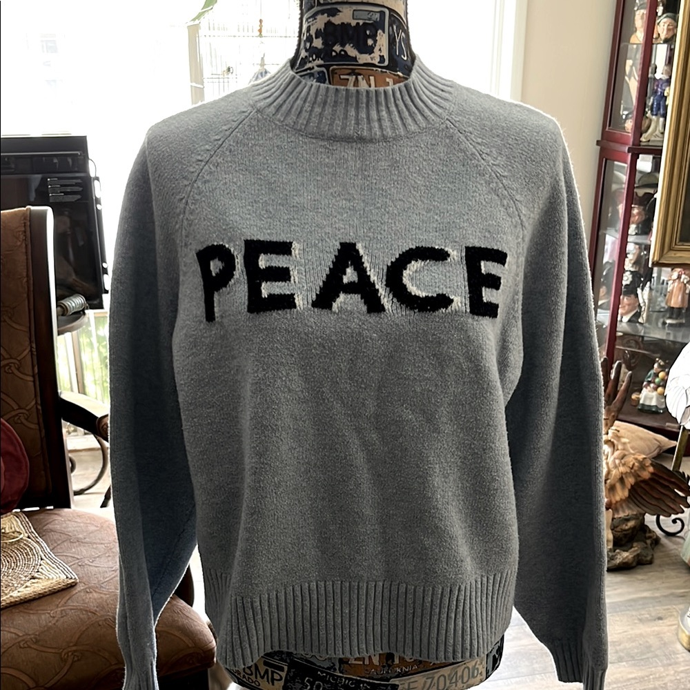 Old navy sweater - Picture 1 of 9